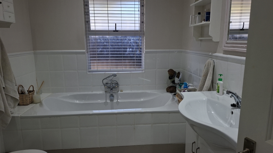 4 Bedroom Property for Sale in Gonubie Eastern Cape